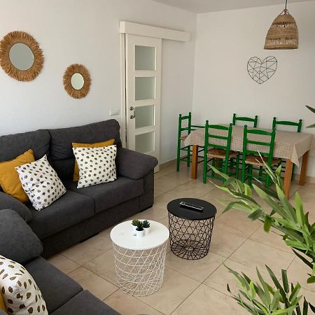 Apartamento Aqui Vive Un Artista Conil De La Frontera Luaran gambar