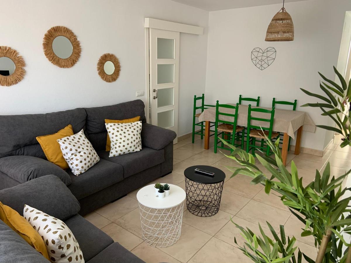 Apartamento Aqui Vive Un Artista Conil De La Frontera Luaran gambar
